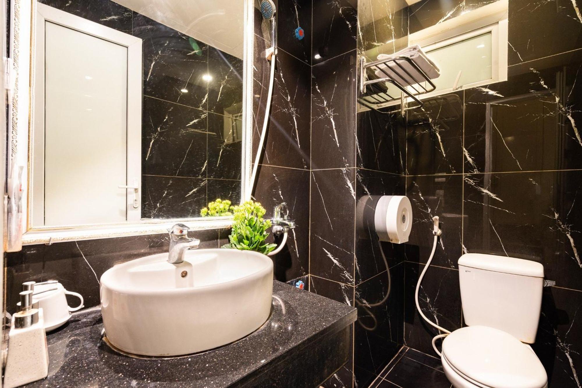 Kieu Anh Hotel - 81 Trung Kinh - By Bay Luxury ฮานอย ภายนอก รูปภาพ